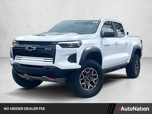 Used 2025 Chevrolet Colorado ZR2 w/ Technology Package AWD/4WD image 1