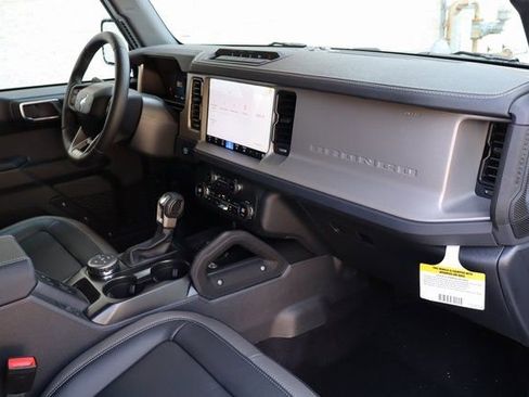 New 2025 Ford Bronco Outer Banks w/ Sasquatch Package image 40