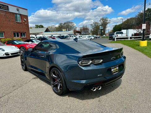 Used 2020 Chevrolet Camaro SS RWD image 8