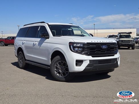 New 2026 Ford Expedition Active RWD image 1