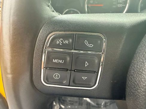 Used 2015 Jeep Wrangler Unlimited Sahara w/ Connectivity Group AWD/4WD image 20