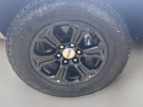 Used 2024 GMC Canyon Elevation w/ Elevation Premium Package image 31