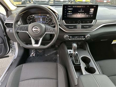 New 2025 Nissan Altima 2.5 SV w/ SV Special Edition Package image 18