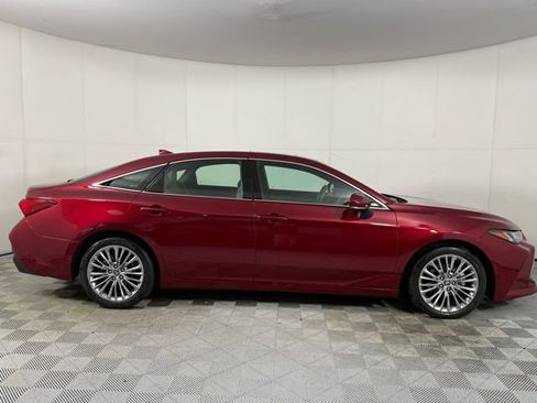 Used 2022 Toyota Avalon Limited w/ Advanced Safety Package image 5