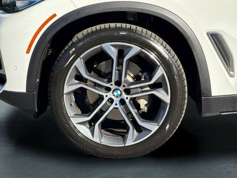 Used 2023 BMW X5 xDrive40i w/ Parking Assistance Package image 34