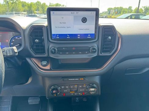 Used 2021 Ford Bronco Sport Outer Banks w/ Outer Banks Package (96D) AWD/4WD image 9
