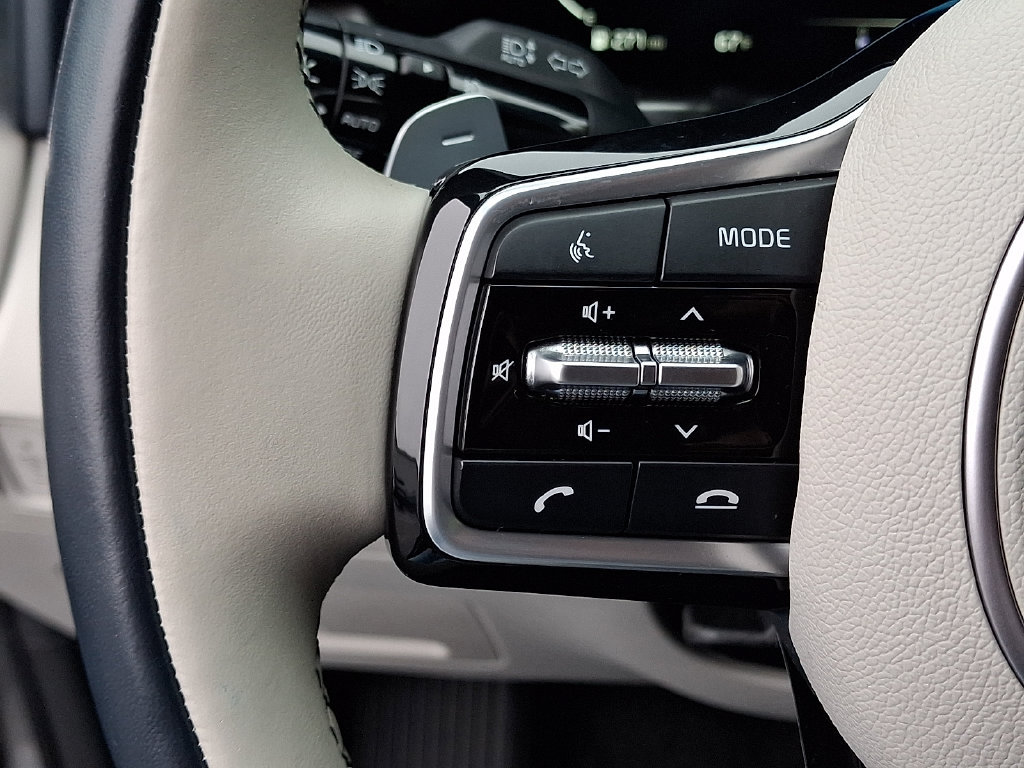 Certified 2023 Kia Sorento SX Prestige AWD/4WD image 22