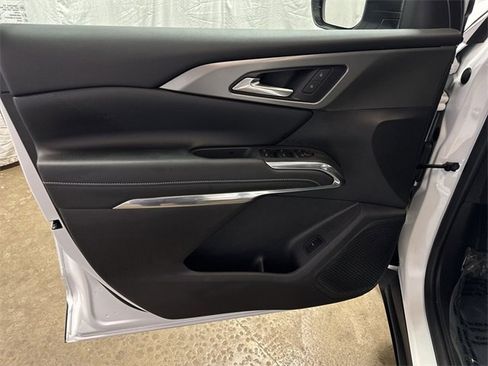 Used 2025 Chevrolet Traverse LT w/ Driver Confidence Package image 24