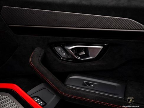 Used 2023 Lamborghini Urus Performante image 41