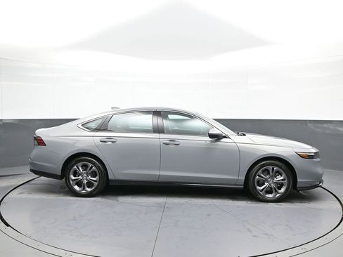 Certified 2025 Honda Accord EX-L image 5