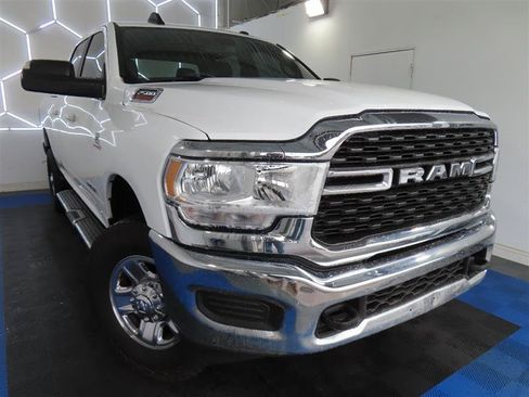 Used 2022 RAM 2500 Big Horn AWD/4WD image 2