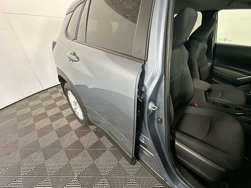 Used 2024 Toyota Corolla Cross LE FWD image 28