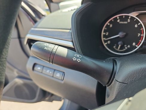 Used 2025 Nissan Altima 2.5 SV image 29