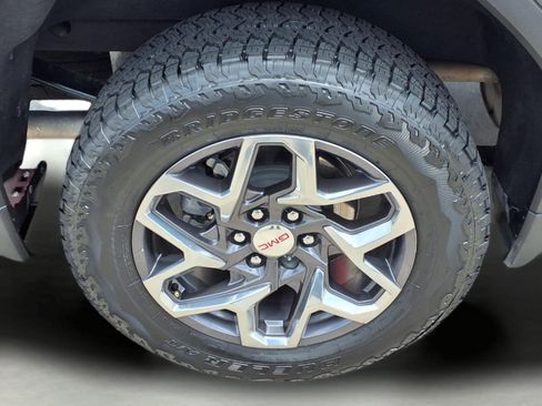 Used 2025 GMC Sierra 1500 SLT AWD/4WD image 9