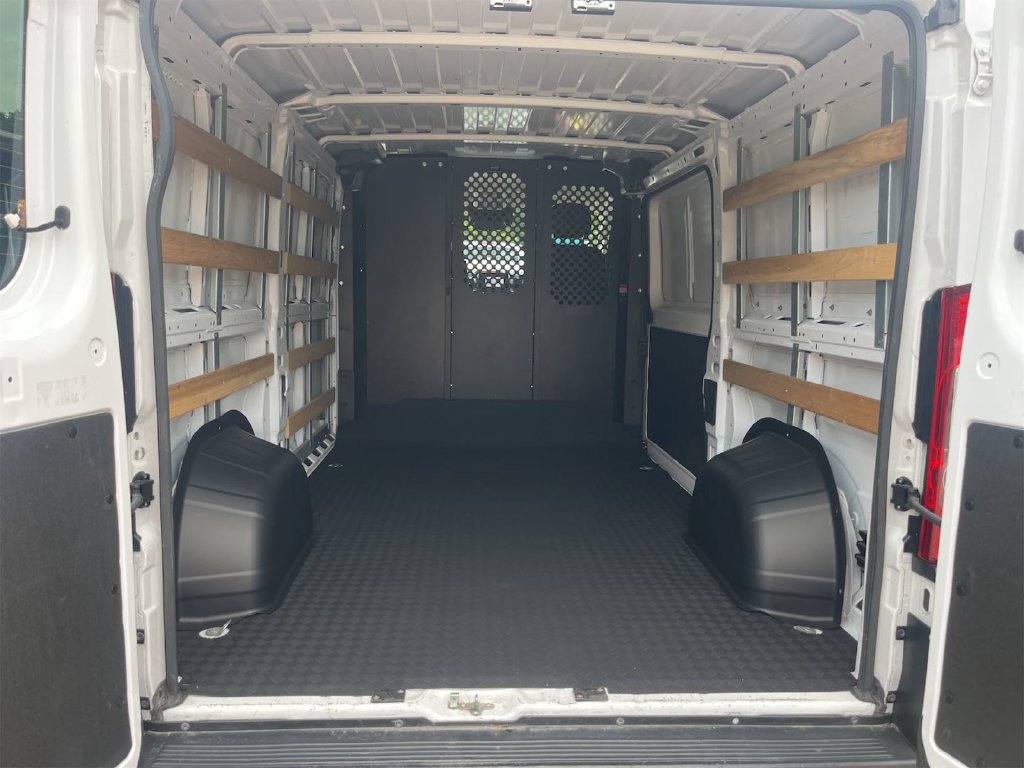Used 2025 RAM ProMaster 2500 w/ U-Haul Equipment Group FWD image 11