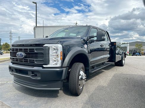 New 2025 Ford F550 4x4 Crew Cab Super Duty image 2