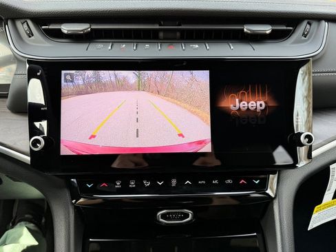 New 2026 Jeep Grand Cherokee Altitude AWD/4WD image 26