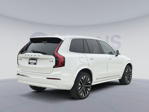 New 2026 Volvo XC90 B6 Plus w/ Protection Package image 7