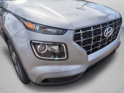 New 2026 Hyundai Venue SEL FWD image 33