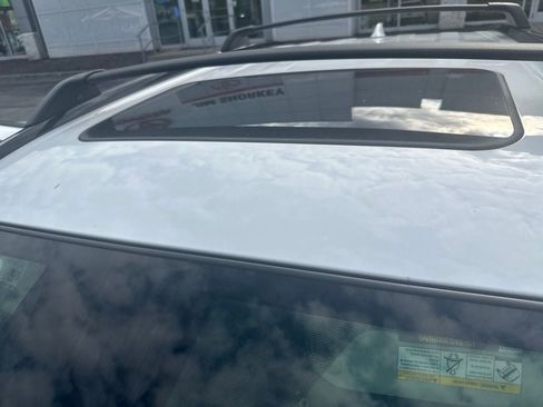 Used 2022 Toyota RAV4 XLE w/ Convenience Package AWD/4WD image 3