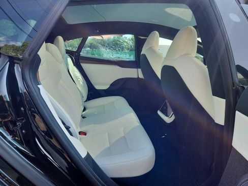 Used 2024 Tesla Model S AWD/4WD image 6