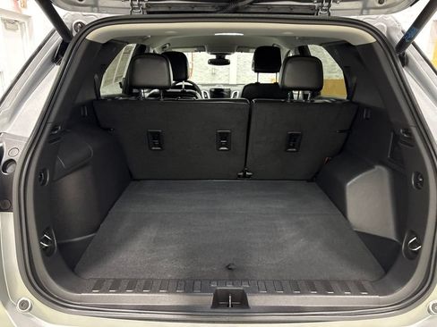 Used 2024 Chevrolet Equinox Premier AWD/4WD image 38