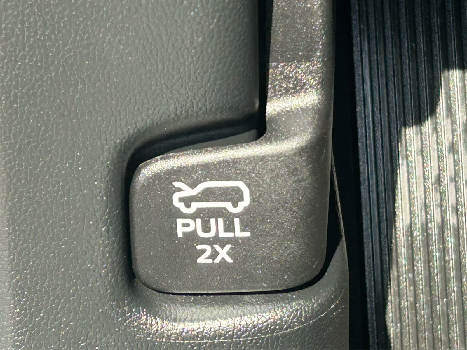 Used 2022 Ford Explorer ST-Line w/ Class IV Trailer Tow Package AWD/4WD image 25