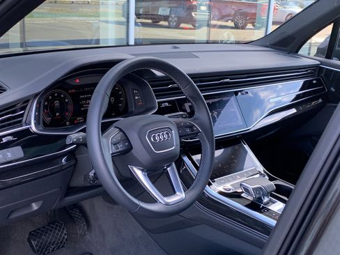 Certified 2025 Audi Q7 2.0T Premium Plus w/ Premium Plus Package image 19