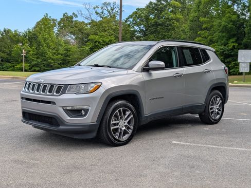 Used 2020 Jeep Compass Latitude w/ Popular Equipment Group FWD image 5