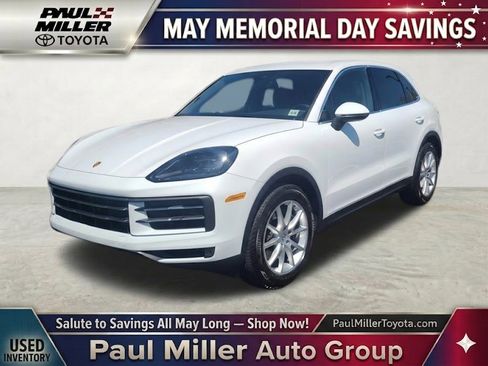 Used 2024 Porsche Cayenne AWD/4WD image 1