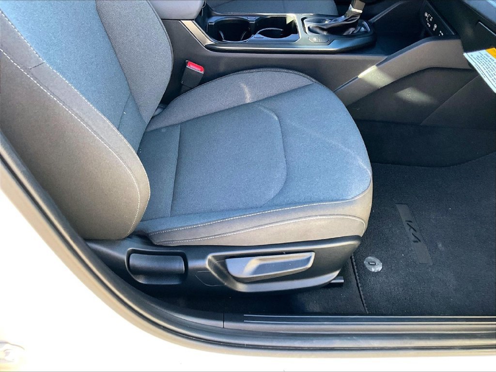 Used 2026 Kia K4 FWD image 35
