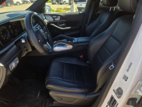 Used 2021 Mercedes-Benz GLS 450 4MATIC image 16