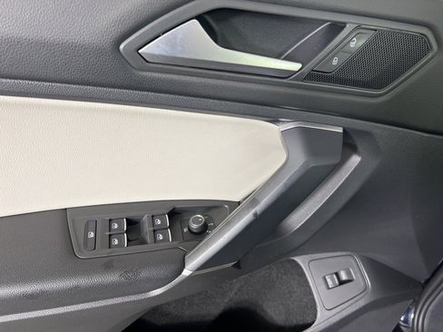 Used 2020 Volkswagen Tiguan SEL image 17