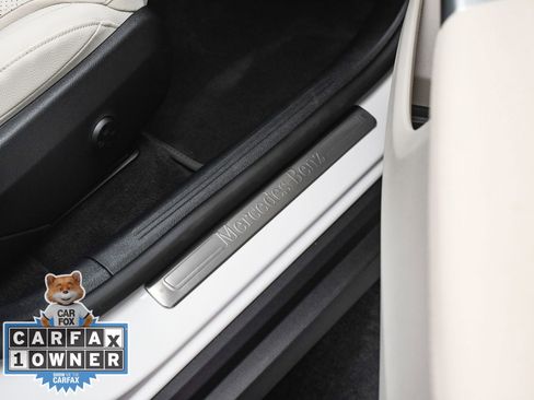 Used 2025 Mercedes-Benz GLC 300 4MATIC image 46