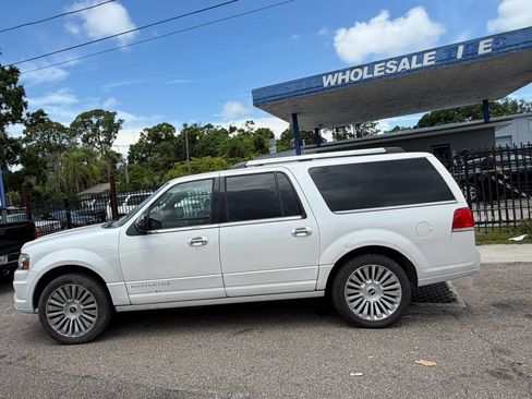 Used 2017 Lincoln Navigator L Select AWD/4WD image 5
