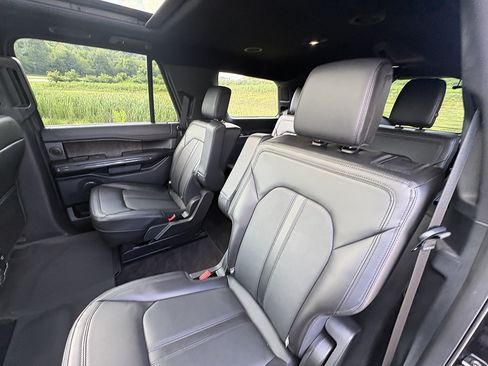 Used 2021 Ford Expedition Limited AWD/4WD image 21