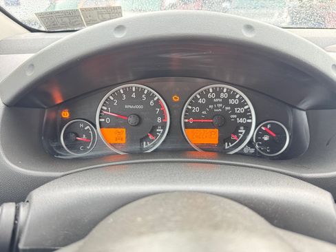 Used 2012 Nissan Pathfinder SV AWD/4WD image 14