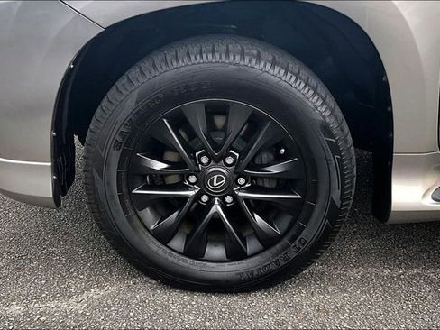 Used 2022 Lexus GX 460 Premium w/ Premium Plus Package image 35