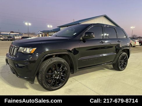 Used 2019 Jeep Grand Cherokee Altitude image 4