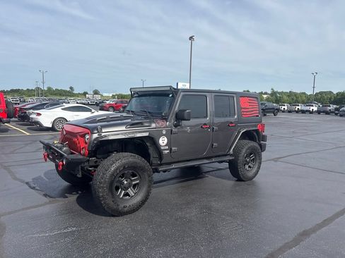 Used 2018 Jeep Wrangler Unlimited Sport w/ Connectivity Group AWD/4WD image 3