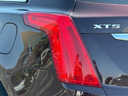 Used 2017 Cadillac XT5 Luxury w/ Driver Awareness Package AWD/4WD image 48