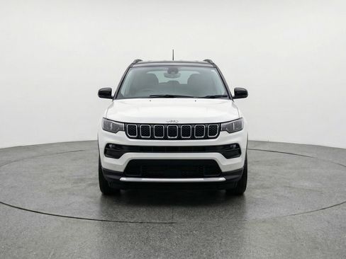 Used 2025 Jeep Compass Limited AWD/4WD image 2