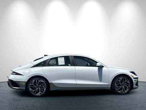 Used 2023 Hyundai Ioniq 6 SEL AWD/4WD image 3