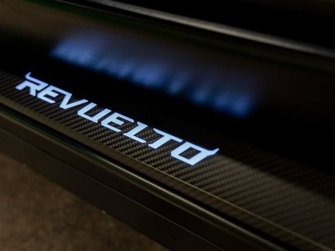 Used 2025 Lamborghini Revuelto AWD/4WD image 49