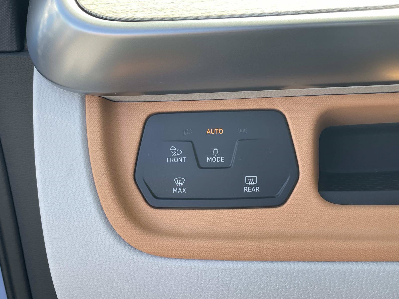 Certified 2025 Volkswagen ID. Buzz 1st Edition AWD/4WD image 20