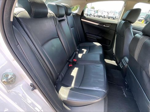 Used 2019 Honda Civic Touring image 24