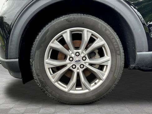Used 2020 Ford Explorer XLT w/ Equipment Group 202A AWD/4WD image 35