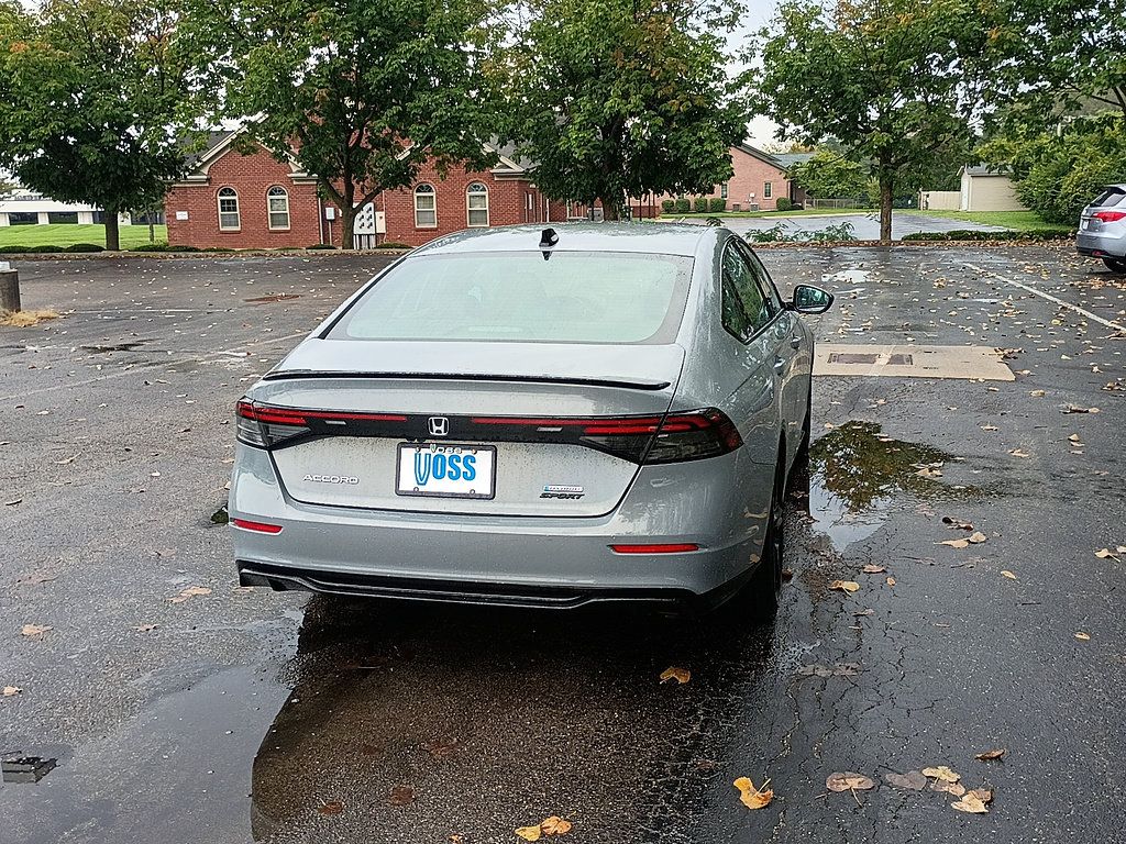 Used 2023 Honda Accord Sport image 3