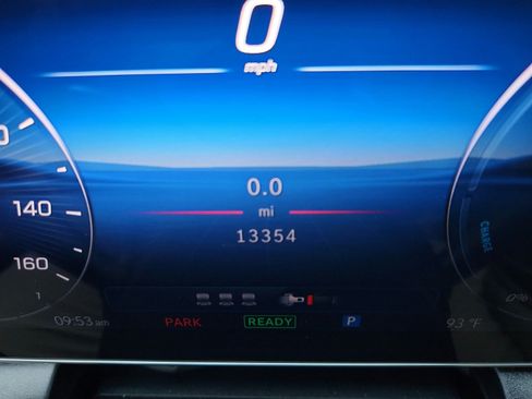 Used 2025 Mercedes-Benz GLC 350e 4MATIC image 33