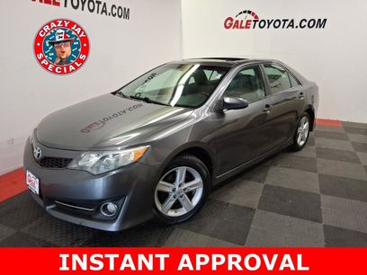 Used 2014 Toyota Camry SE w/ Moonroof Package